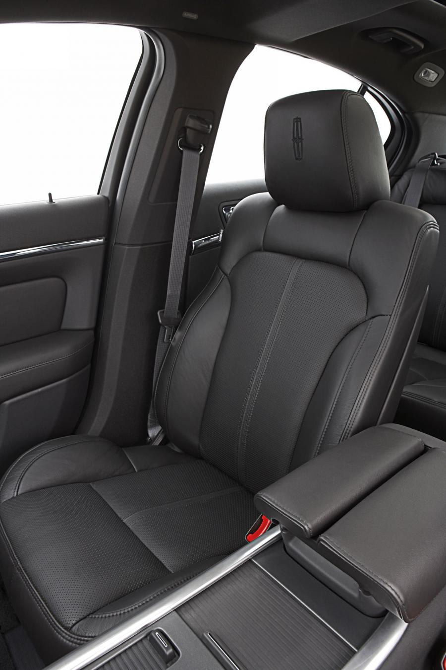 Lincoln MKS 2008 года  (фото 244 из 284)